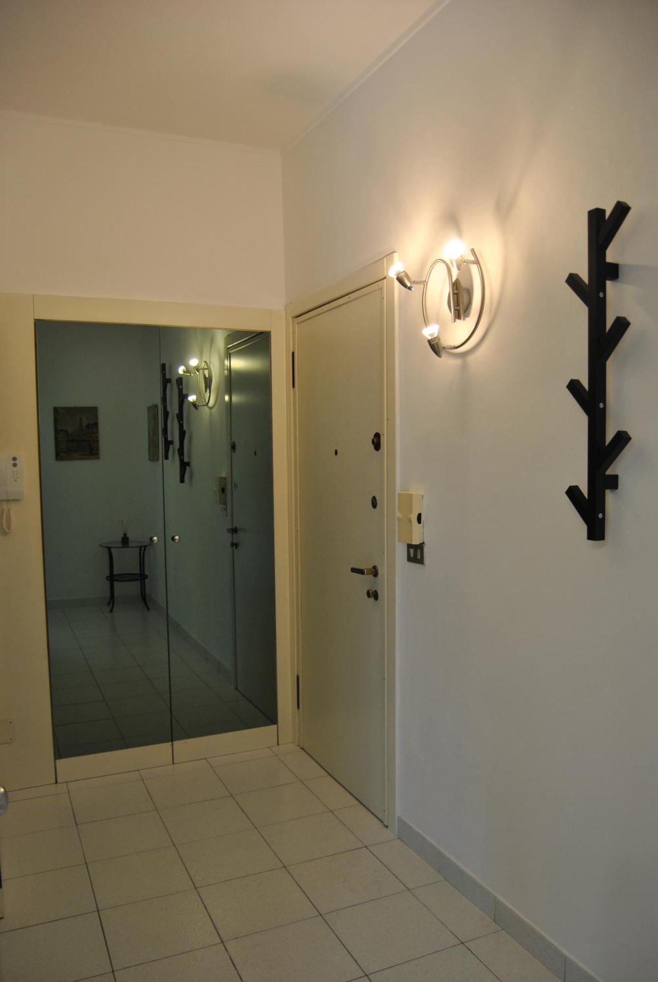 Appartement Portello Flat With Balcony Milaan